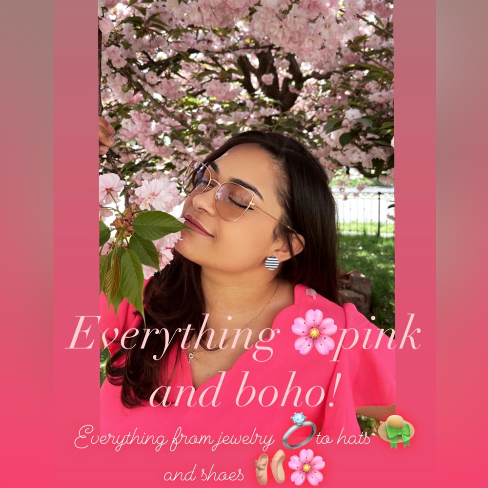 live in 3…2….1…Thursday 10/19 @ 11:45am  EST all pink and boho 🌸🩷